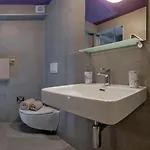 Annie's Stone Studio&room