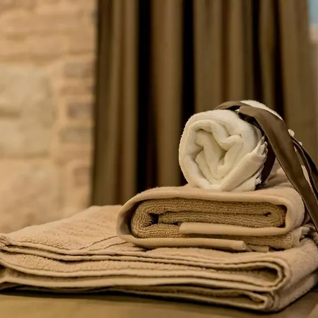 Annie's Stone & Apartament *