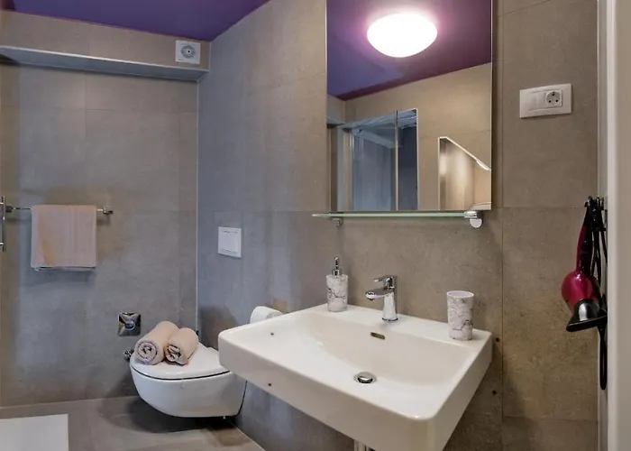 Annie's Stone & Apartament *