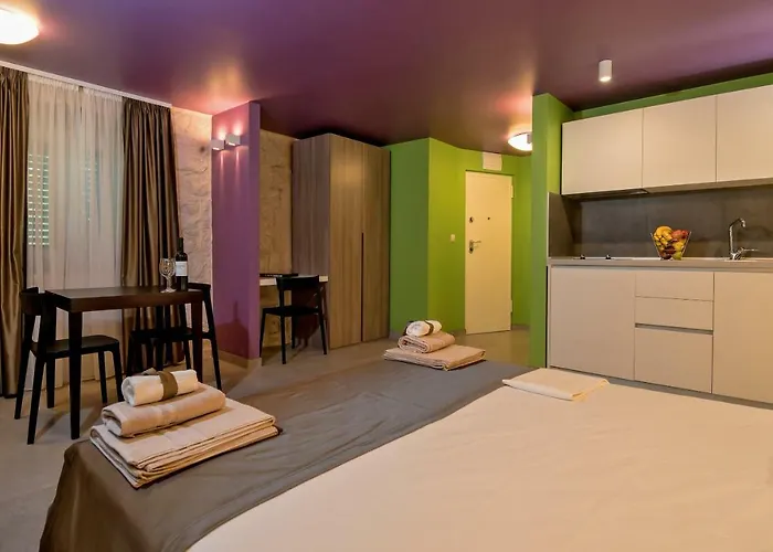 Annie's Stone & Split