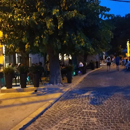 Annie's Stone & Спліт