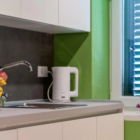 Апартаменти Annie's Stone &