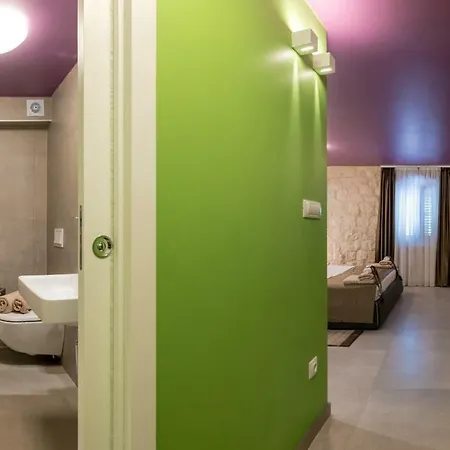 Annie's Stone & Апартаменти *