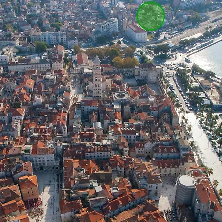 Annie's Stone & * Split